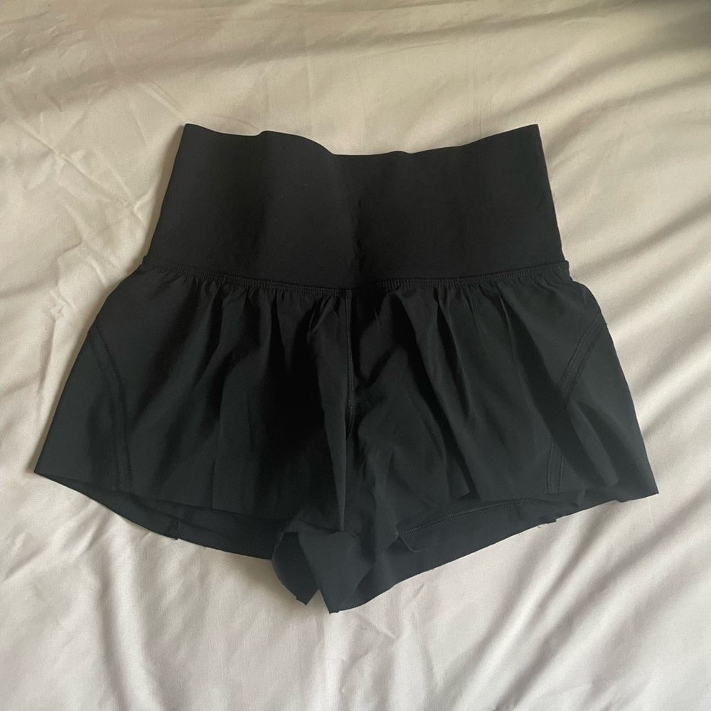 Lululemon shorts size 4